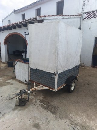 Remolque con lona