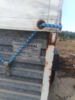 Remolque con lona