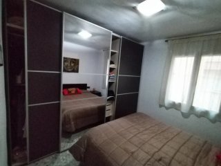Armario 3m con puertas correderas, espejo central