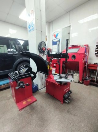 SE TRASPASA TALLER MECÁNICO EN MONTCADA