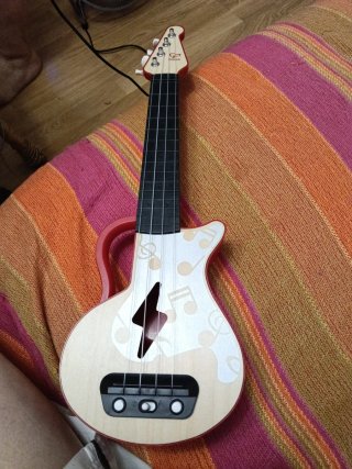 Ukelele Eléctrico Hape con Luces