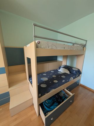 Litera madera con escaleras y almacenaje