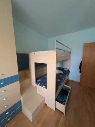 Litera madera con escaleras y almacenaje