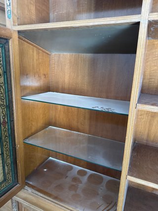 Mueble de salón madera y cristal
