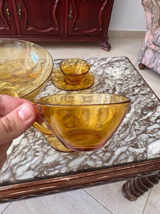 Juego de copas y frutero de cristal ámbar