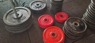 Discos de pesas gimnasio surtidos
