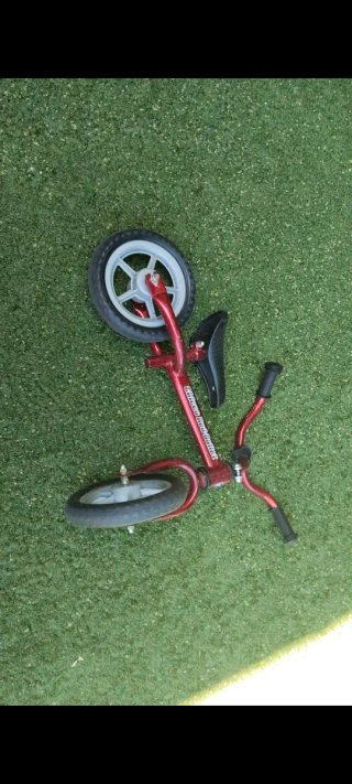 Bicicleta infantil roja