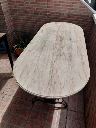Mesa de exterior piedra y metal