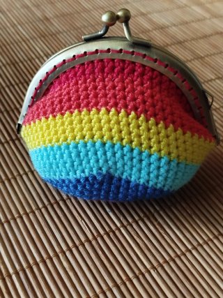 Monedero tejido a crochet