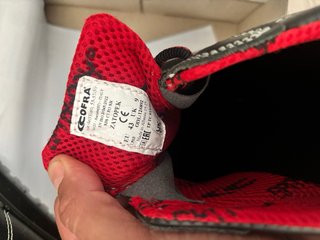 Zapatos/botas de seguridad NUEVOS, SIN ESTRENAR