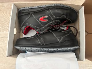 Zapatos/botas de seguridad NUEVOS, SIN ESTRENAR