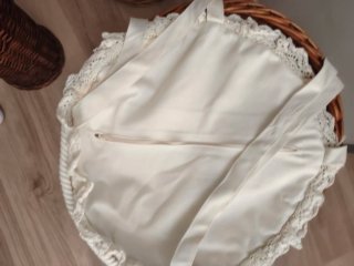 Taburete redondo de mimbre