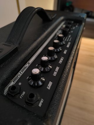 Amplificador Guitarra Fender Mustang II