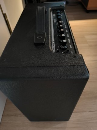 Amplificador Guitarra Fender Mustang II