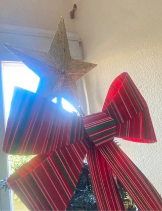 Árbol de Navidad con adornos