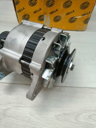 HELLA 8EL 012 427-521 Alternador 14V 70A