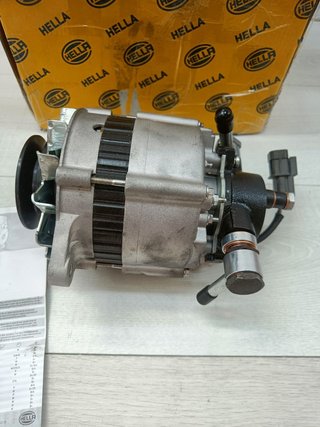 HELLA 8EL 012 427-521 Alternador 14V 70A