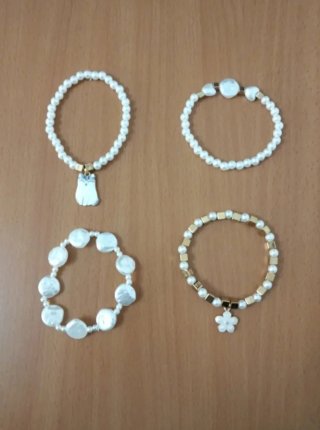 Lote 4 Pulseras elásticas con perlas