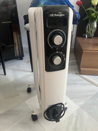 Radiador de aceite Orbegozo 2000W con termostato