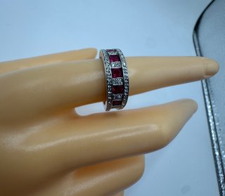 Anillo Oro 18kt Diamantes y Rubíes