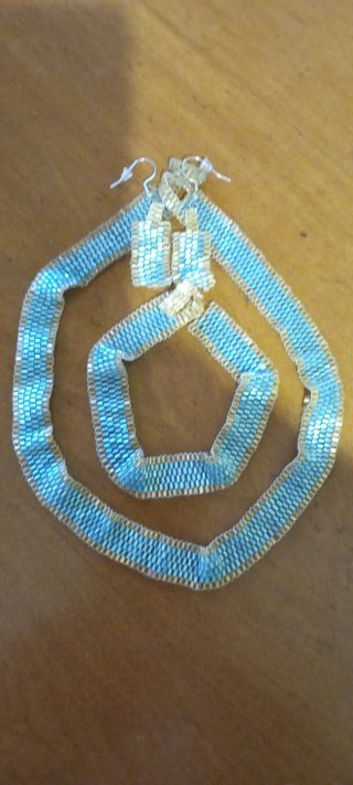 Set Bracciale e Collana e orecchini di perline