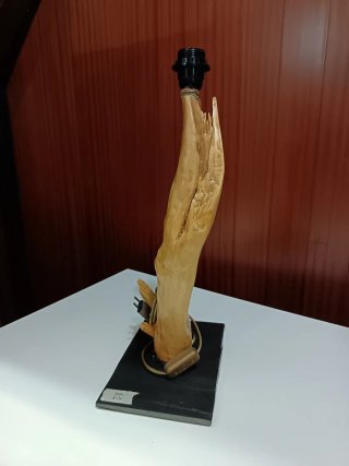 Lámpara de madera boj pulida