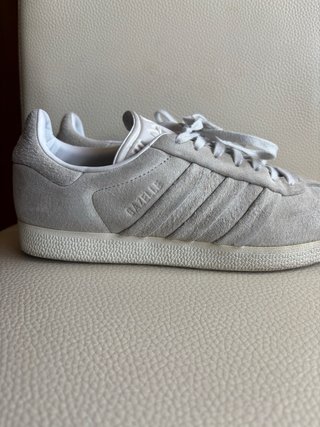 Adidas Gazelle Talla 40 Gris Claro