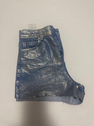 Pantalón corto Zara brillo plateado talla M
