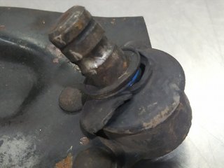 BRAZO SUSPENSION INFERIOR DELANTERO DERECHO CITRO
