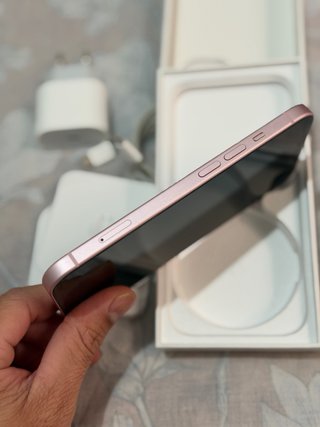 IPhone 15 Rosa
