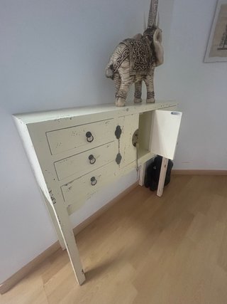 Mueble de entrada blanco y madera
