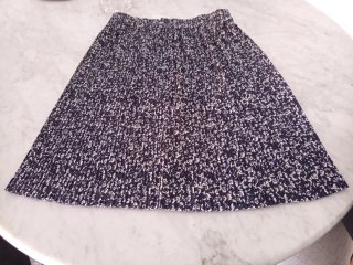 Falda plisada corta azul y blanca
