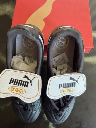Scarpe da calcio Puma nere nuove