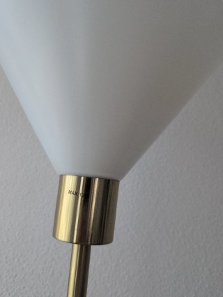 Lámpara de pie dorada y blanca Ikea