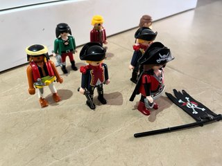 Lote Playmobil Piratas y Soldados