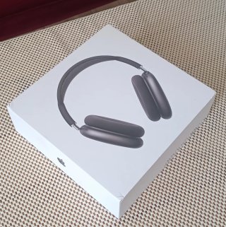 AirPods Max Space Gray