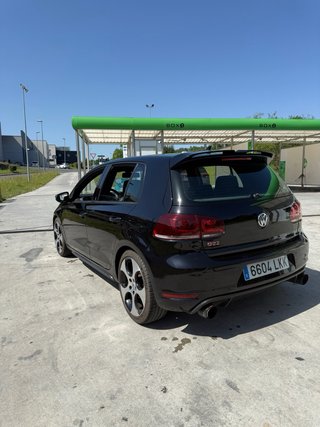 VOLKSWAGEN GOLF GTI 2010