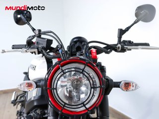 YAMAHA XSR 700