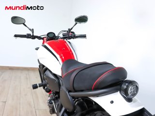 YAMAHA XSR 700