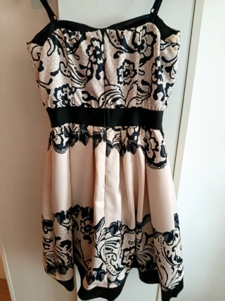 Vestito Rinascimento Beige e Nero