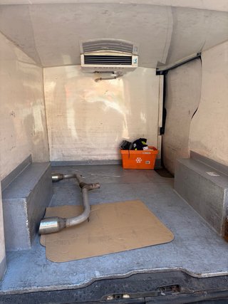 se vende furgoneta frigorifica
