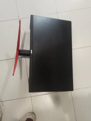 Pantalla gaming Acer Negra y Roja.