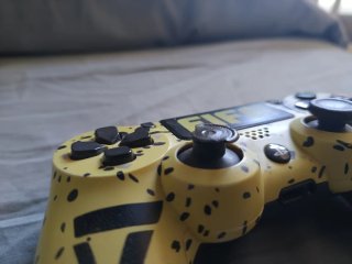 Mando FIFA PS4 con funda y joysticks