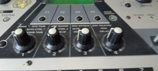 Roland MC-307 Groovebox
