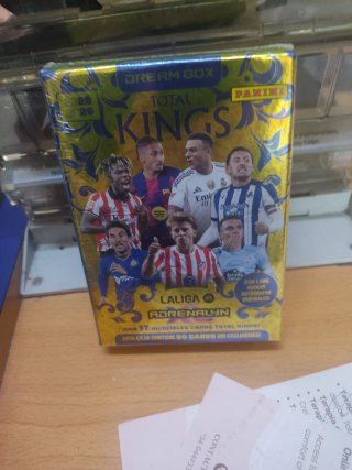 Caja Dream Box Total Kings Adrenalyn 25/26
