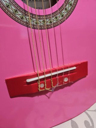 Guitarra infantil rosa