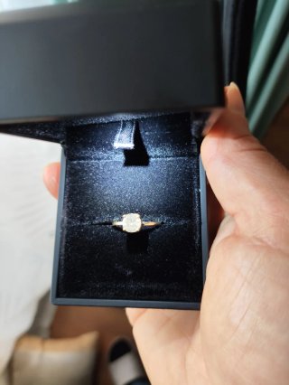 Anillo oro 14K. diamante 1 quilate pureza I1