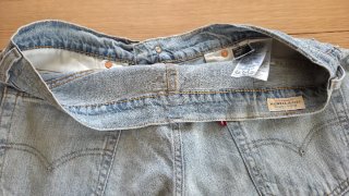2 pantalones levis