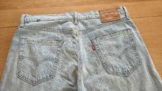 2 pantalones levis