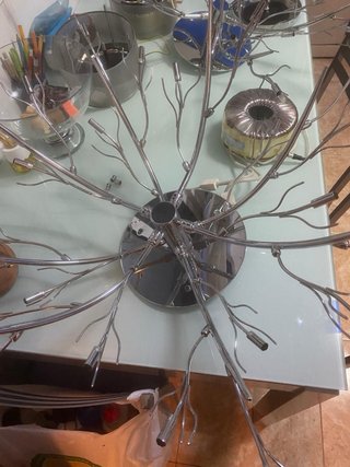 Lámparas de árbol multicolor y plateadas
